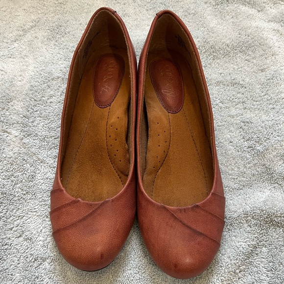 Sofft Shoes - Sz 8 Euro Soft by Sofft Merlot sky wedge shoes (new without tags).